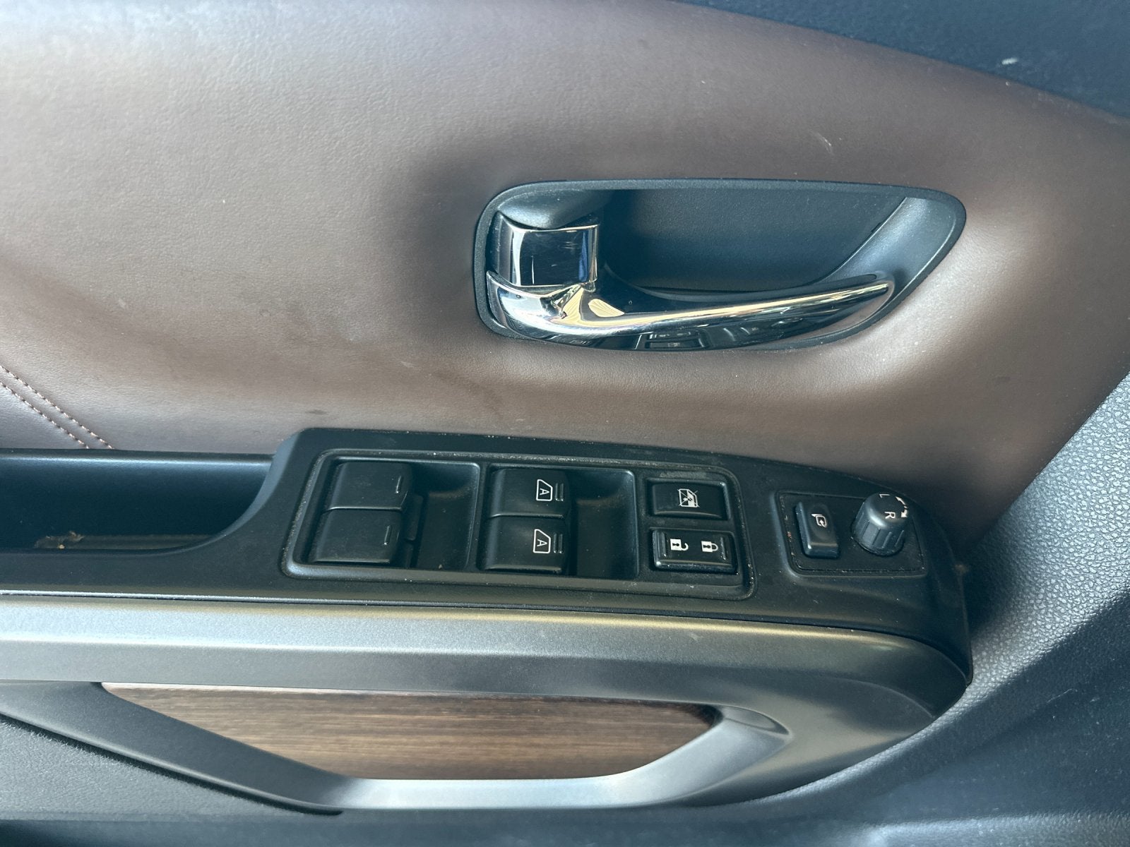 2017 Nissan Titan Platinum Reserve