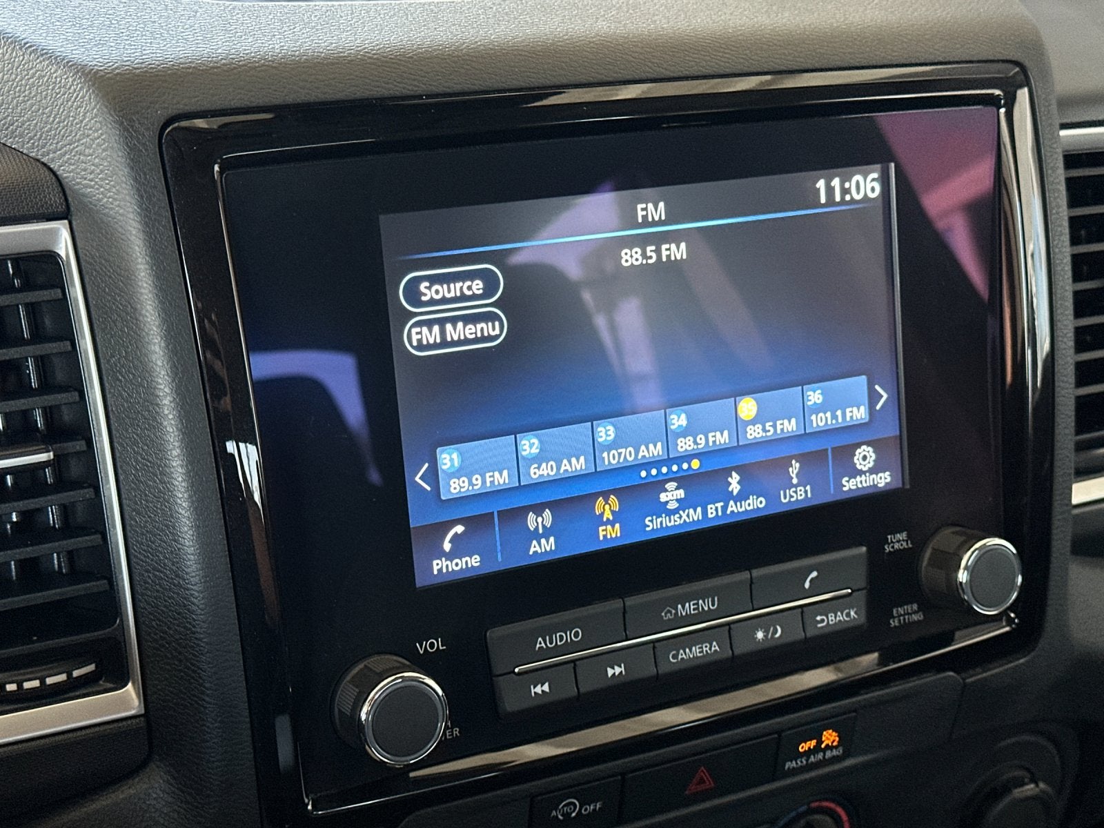 2023 Nissan Frontier SV