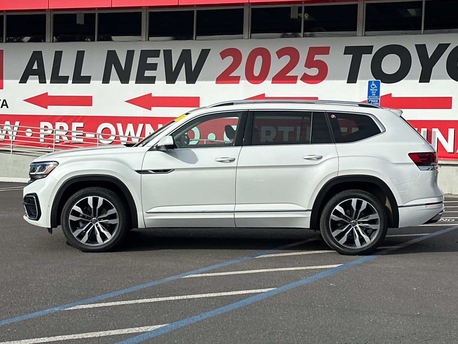 2023 Volkswagen Atlas 3.6L V6 SEL Premium R-Line