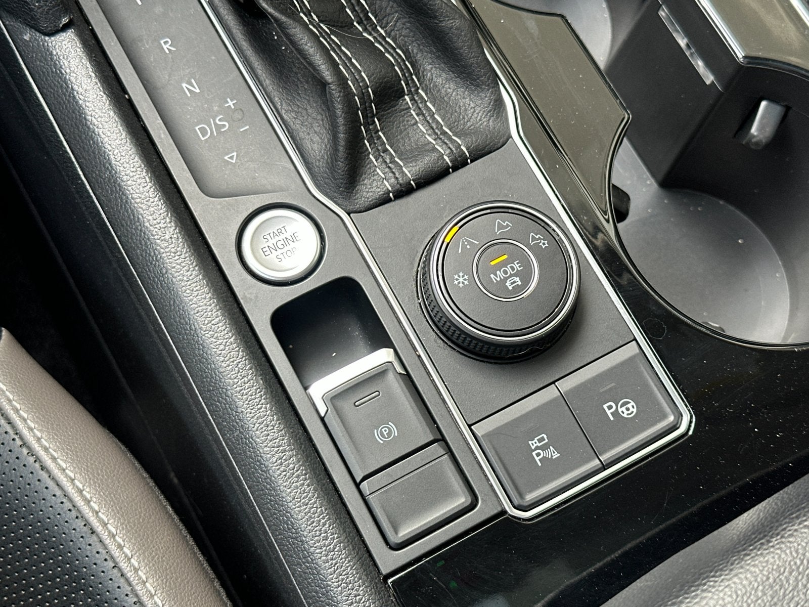 2023 Volkswagen Atlas 3.6L V6 SEL Premium R-Line