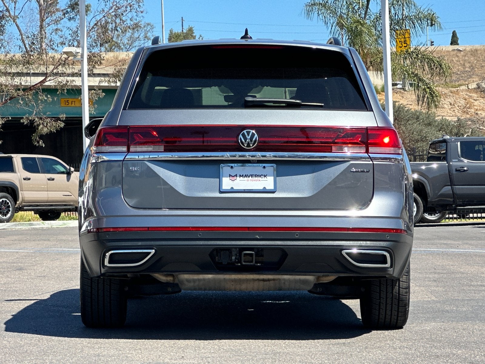 2025 Volkswagen Atlas 2.0T SE w/Technology