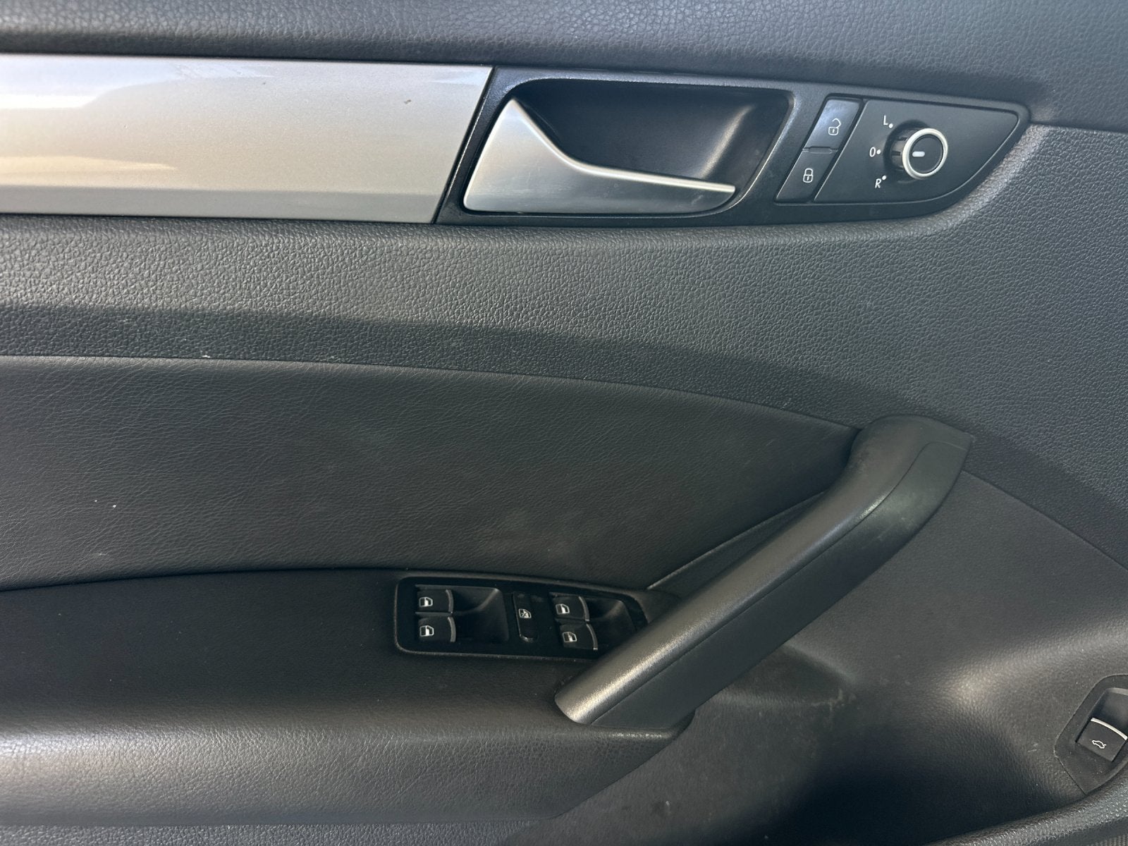 2014 Volkswagen Passat 1.8T Wolfsburg Edition