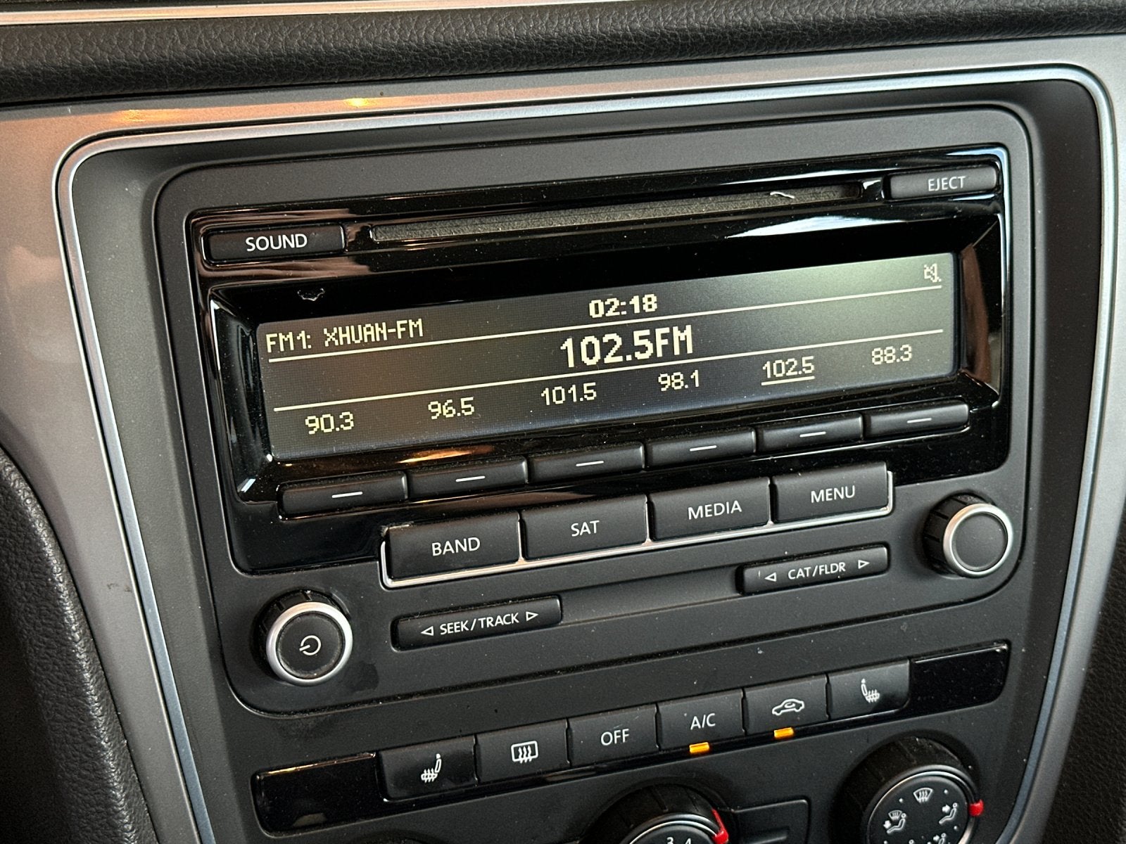 2014 Volkswagen Passat 1.8T Wolfsburg Edition