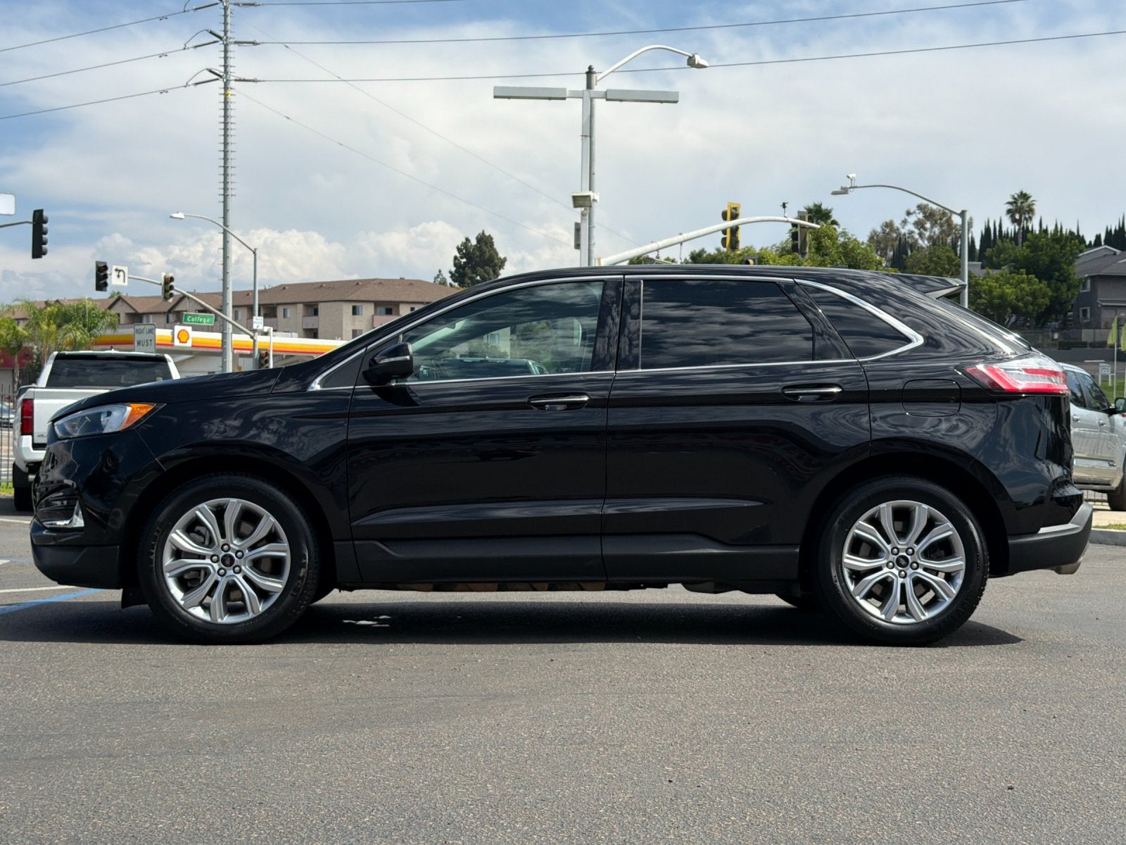 2024 Ford Edge Titanium