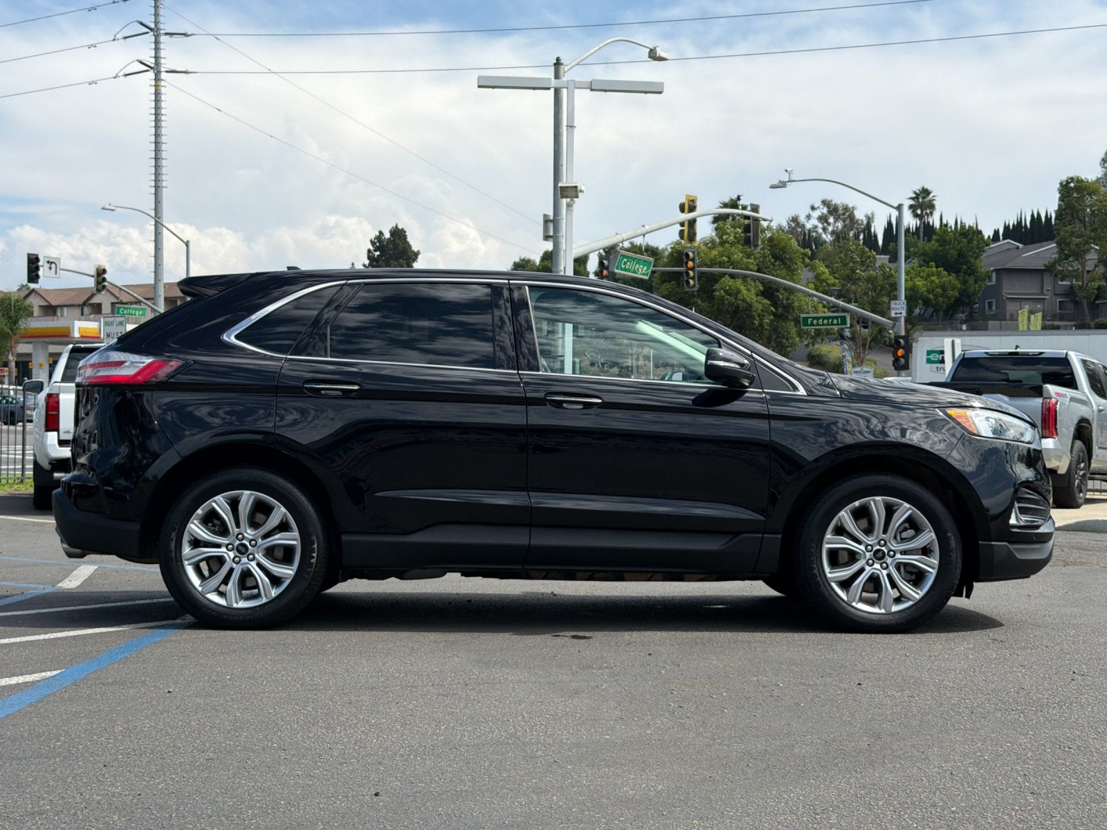 2024 Ford Edge Titanium