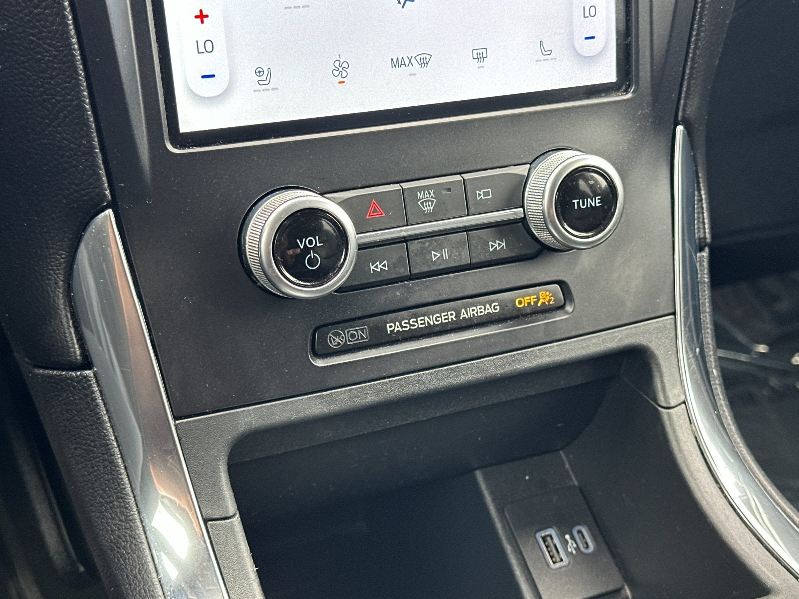 2024 Ford Edge Titanium