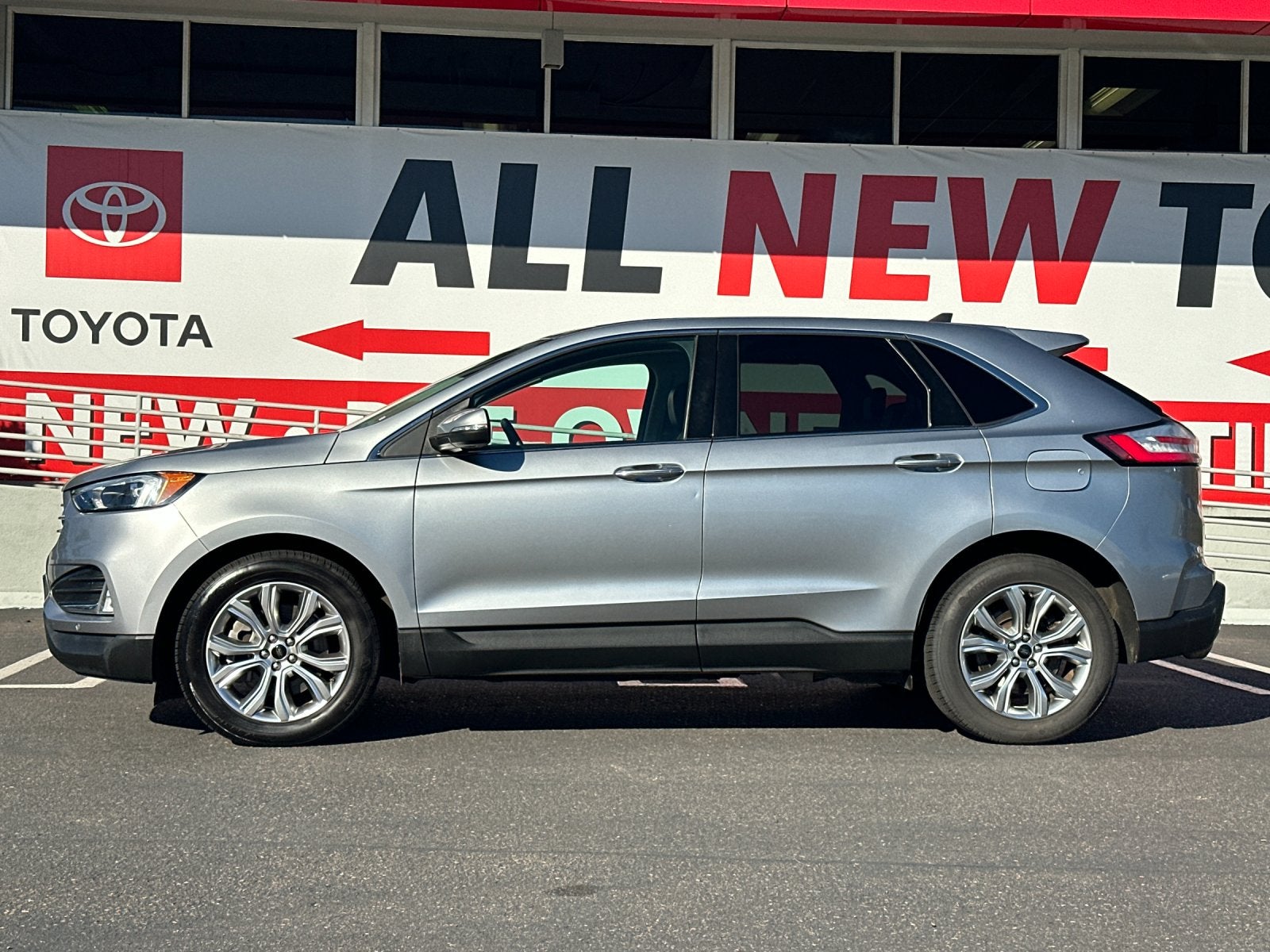 2024 Ford Edge Titanium