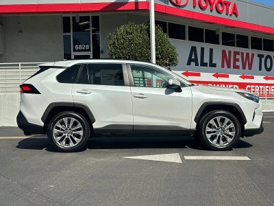 2025 Toyota RAV4 XLE Premium