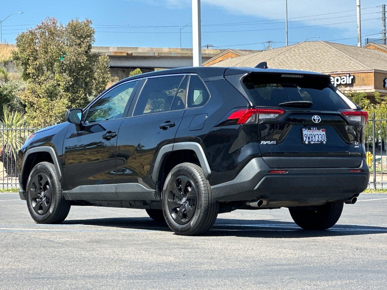 2023 Toyota RAV4 LE