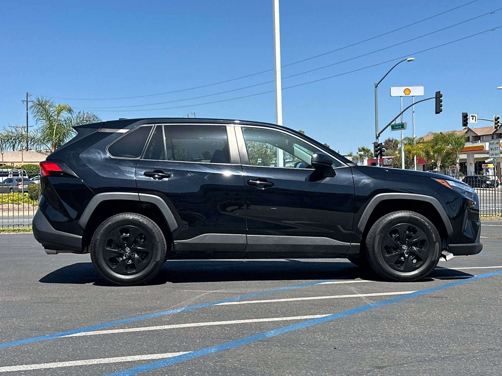 2023 Toyota RAV4 LE