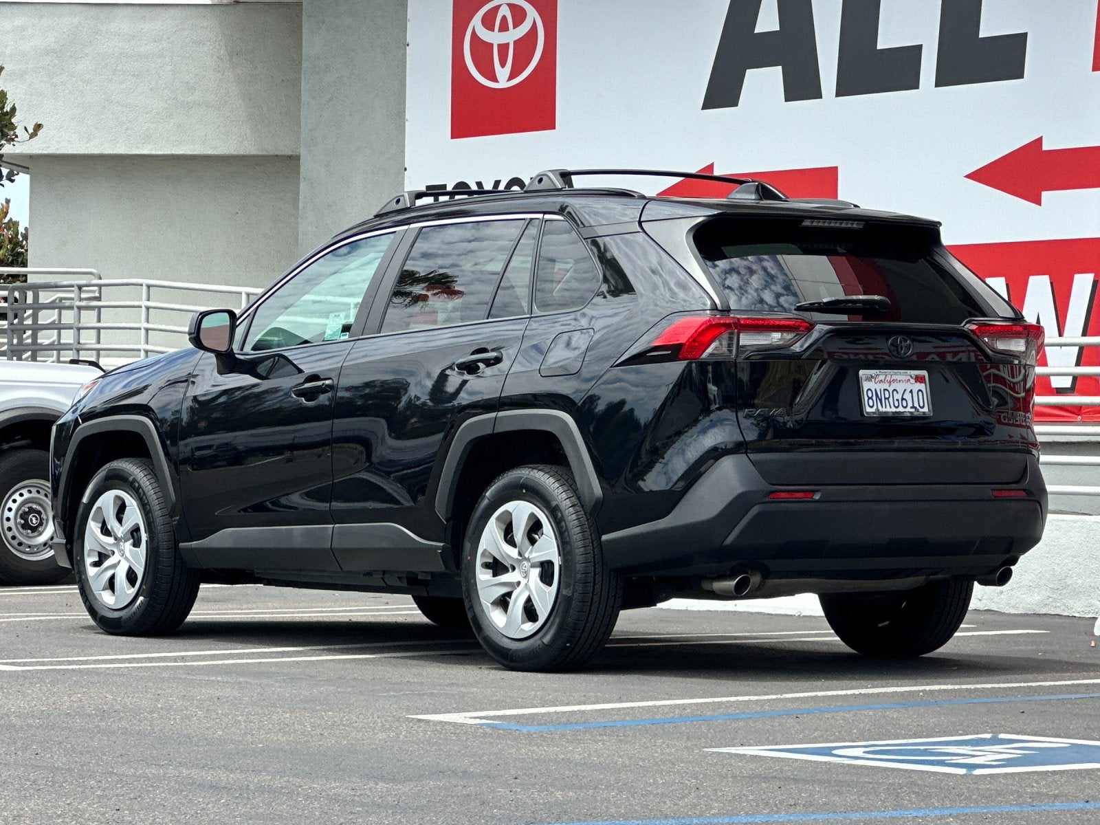 2020 Toyota RAV4 LE