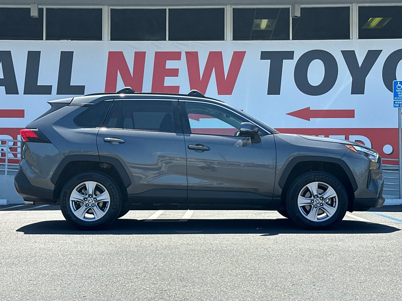 2023 Toyota RAV4 XLE