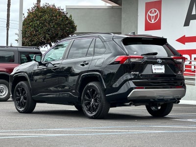 2022 Toyota RAV4 Hybrid SE