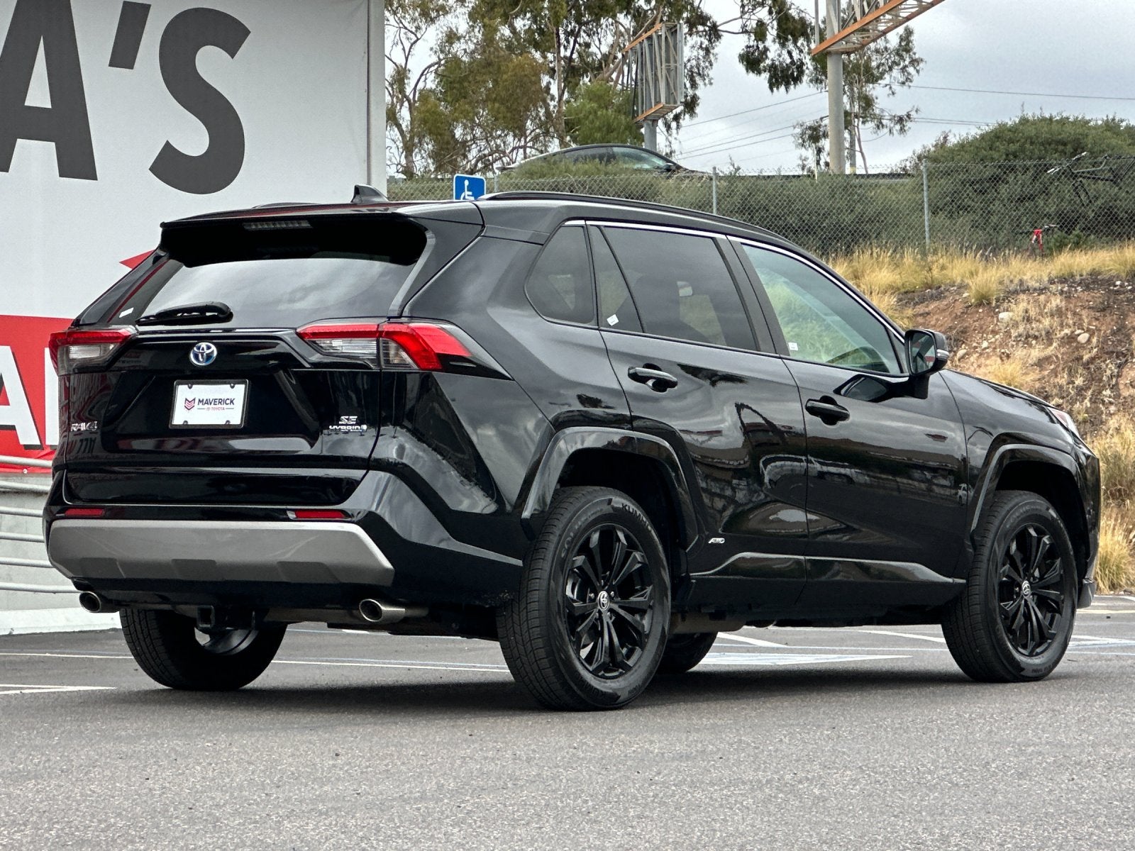 2022 Toyota RAV4 Hybrid SE