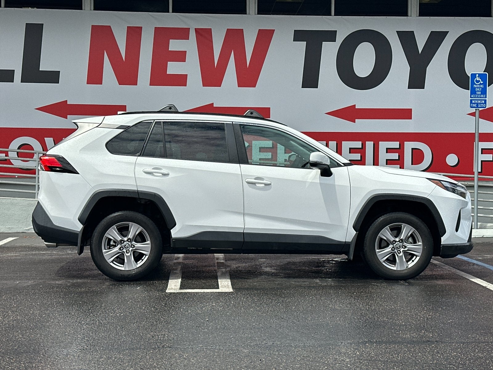 2023 Toyota RAV4 XLE