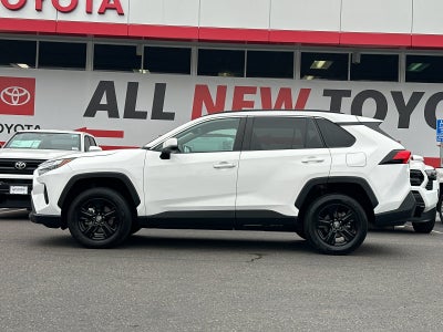 2025 Toyota RAV4 XLE