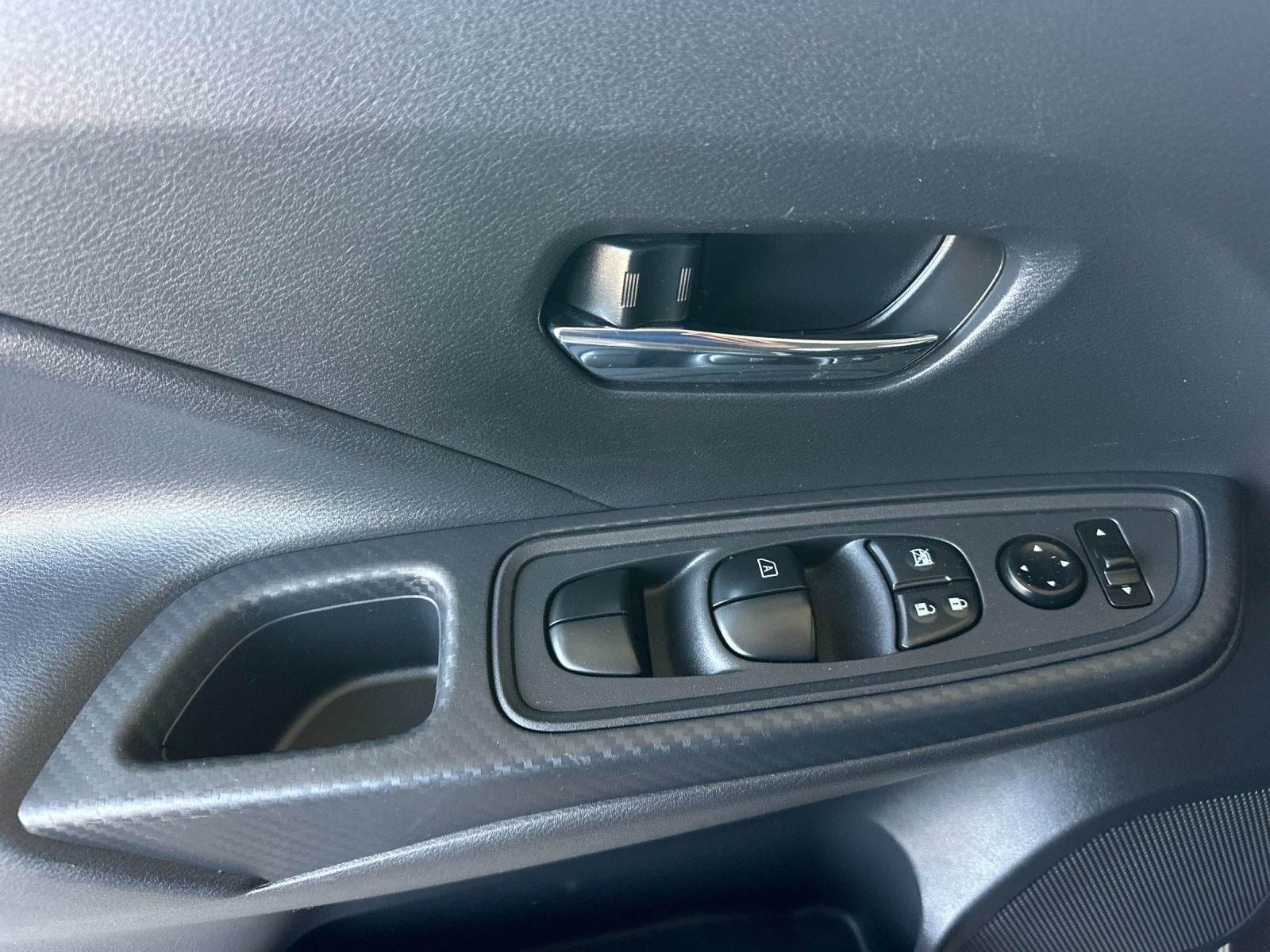 2024 Nissan Versa 1.6 SV