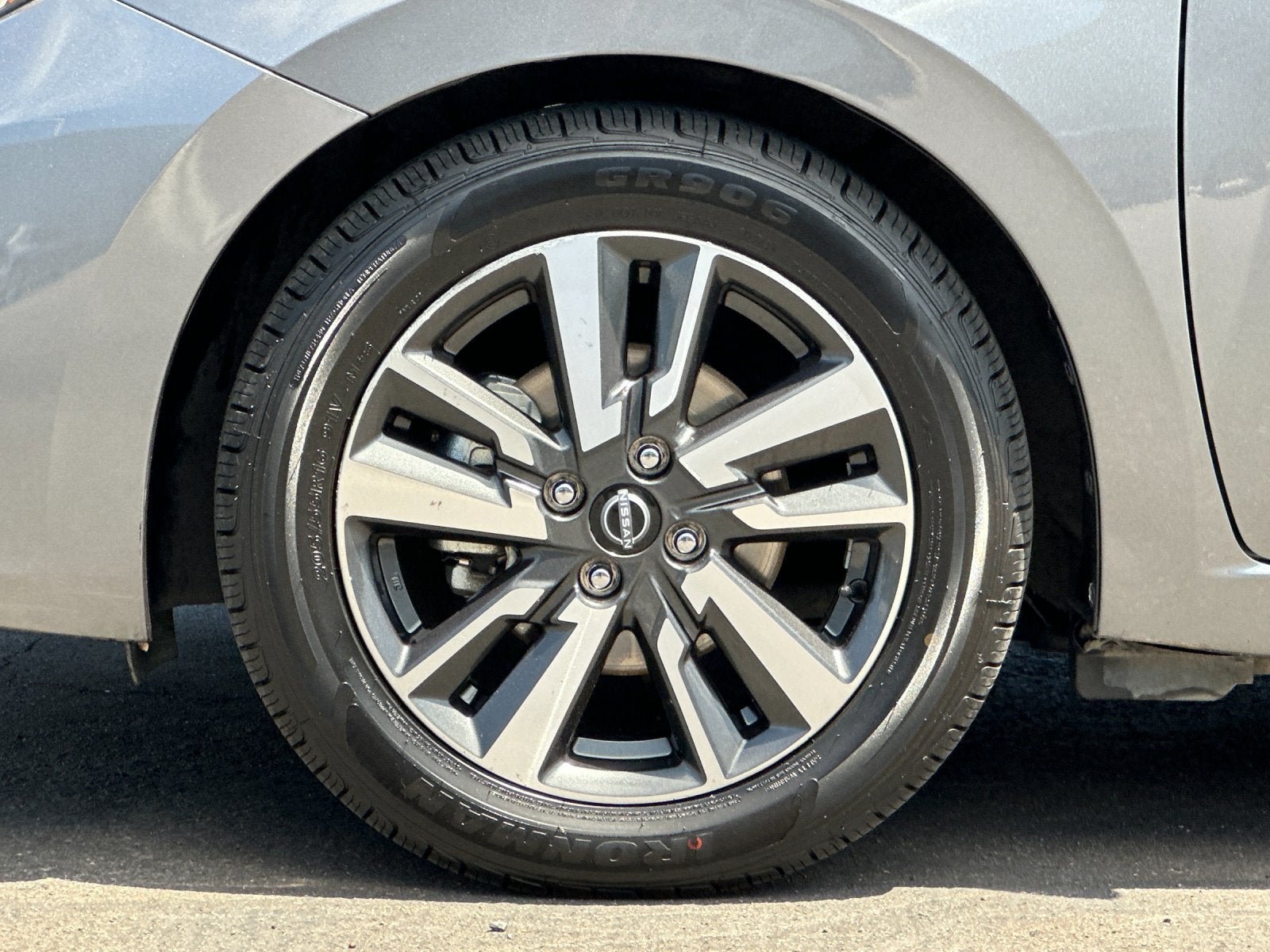 2024 Nissan Versa 1.6 SV