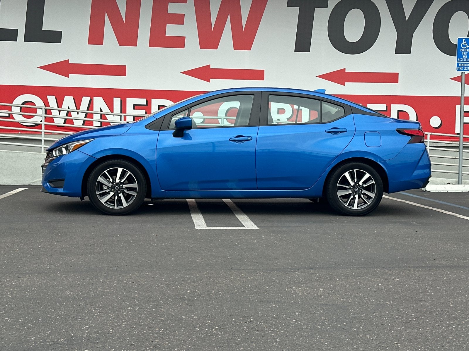 2024 Nissan Versa 1.6 SV