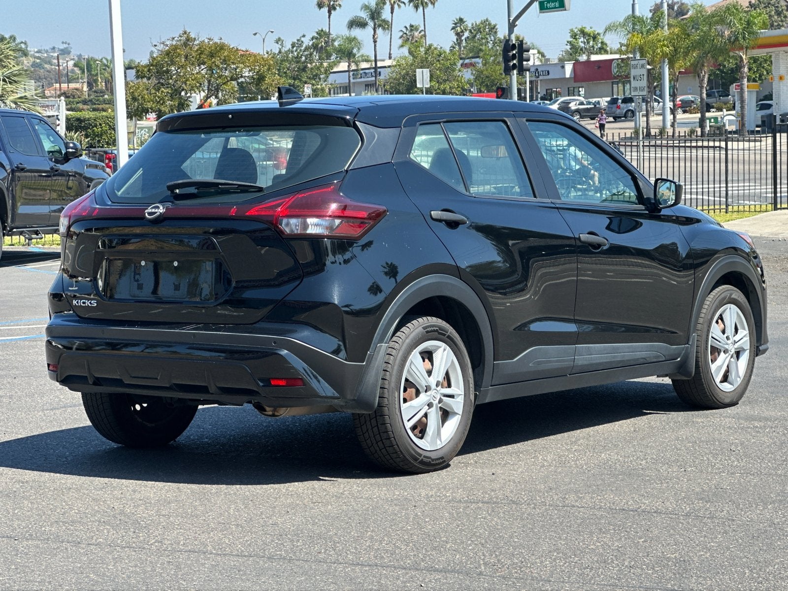 2023 Nissan Kicks S