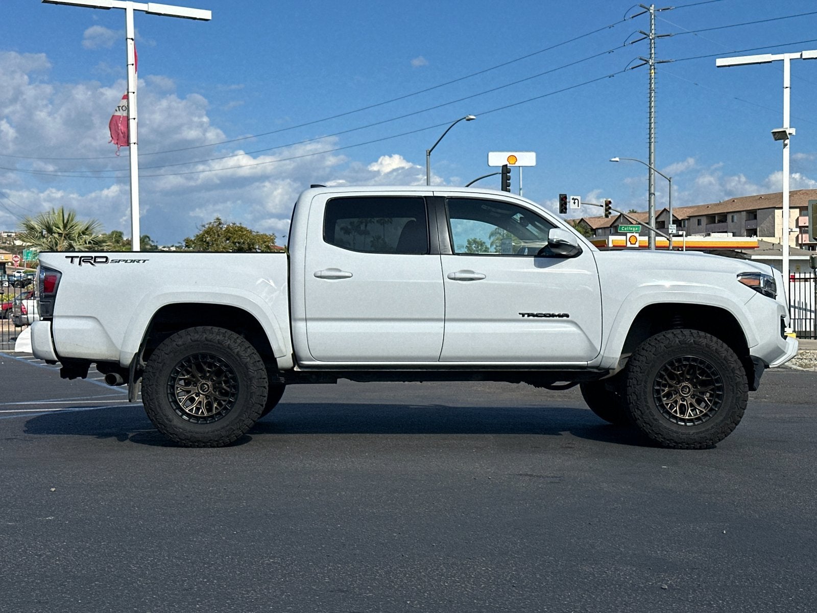 2023 Toyota Tacoma TRD Sport V6