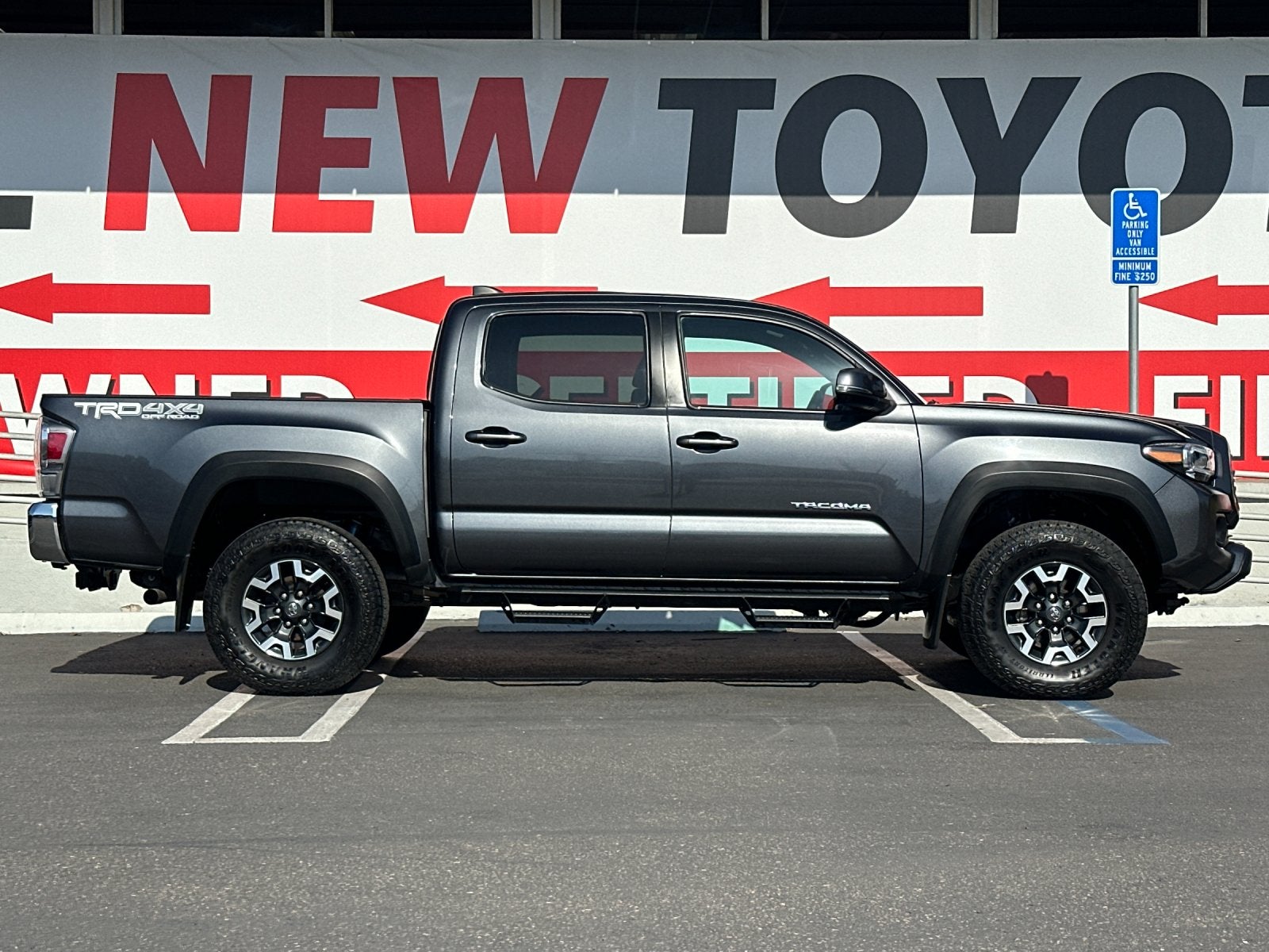2023 Toyota Tacoma TRD Off-Road V6