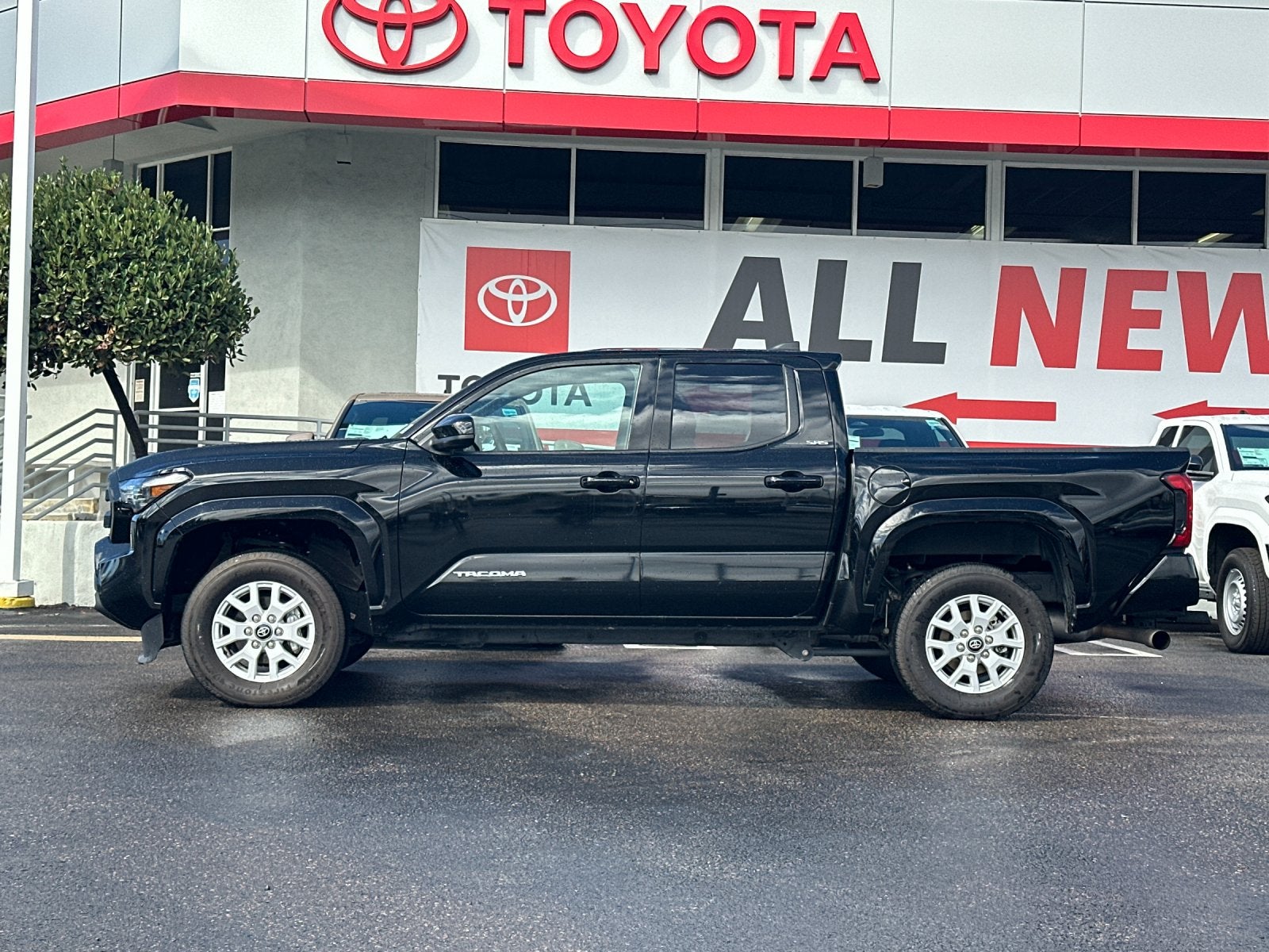 2025 Toyota Tacoma SR5