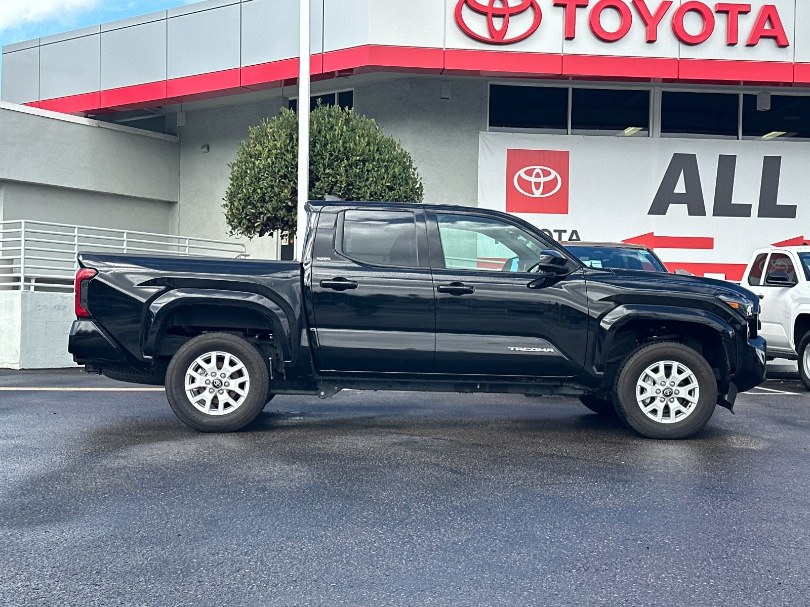 2025 Toyota Tacoma SR5