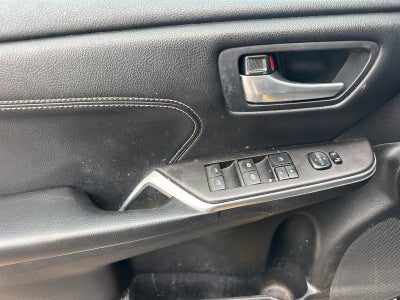 2017 Toyota Camry Hybrid XLE