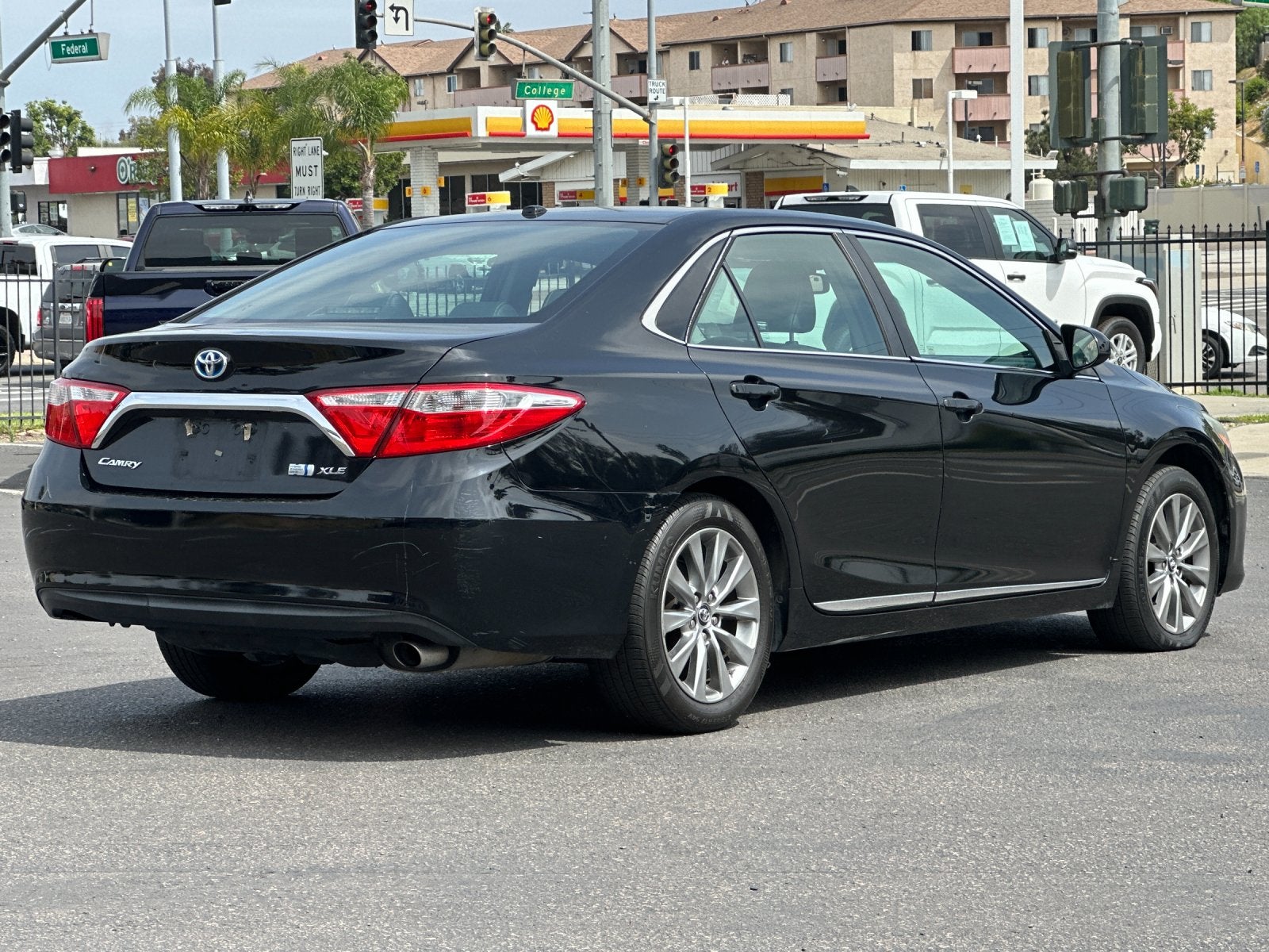 2017 Toyota Camry Hybrid XLE