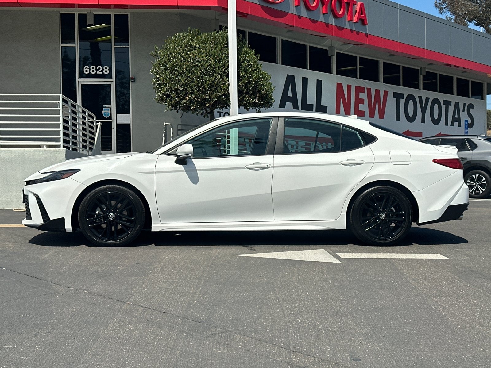 2025 Toyota Camry SE