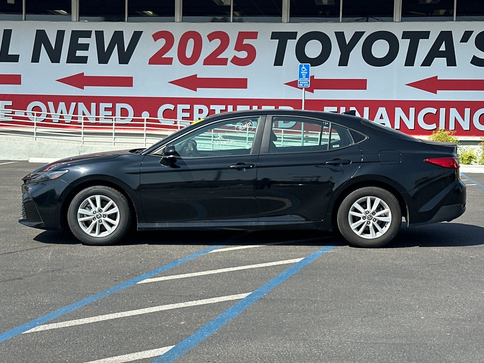 2025 Toyota Camry LE