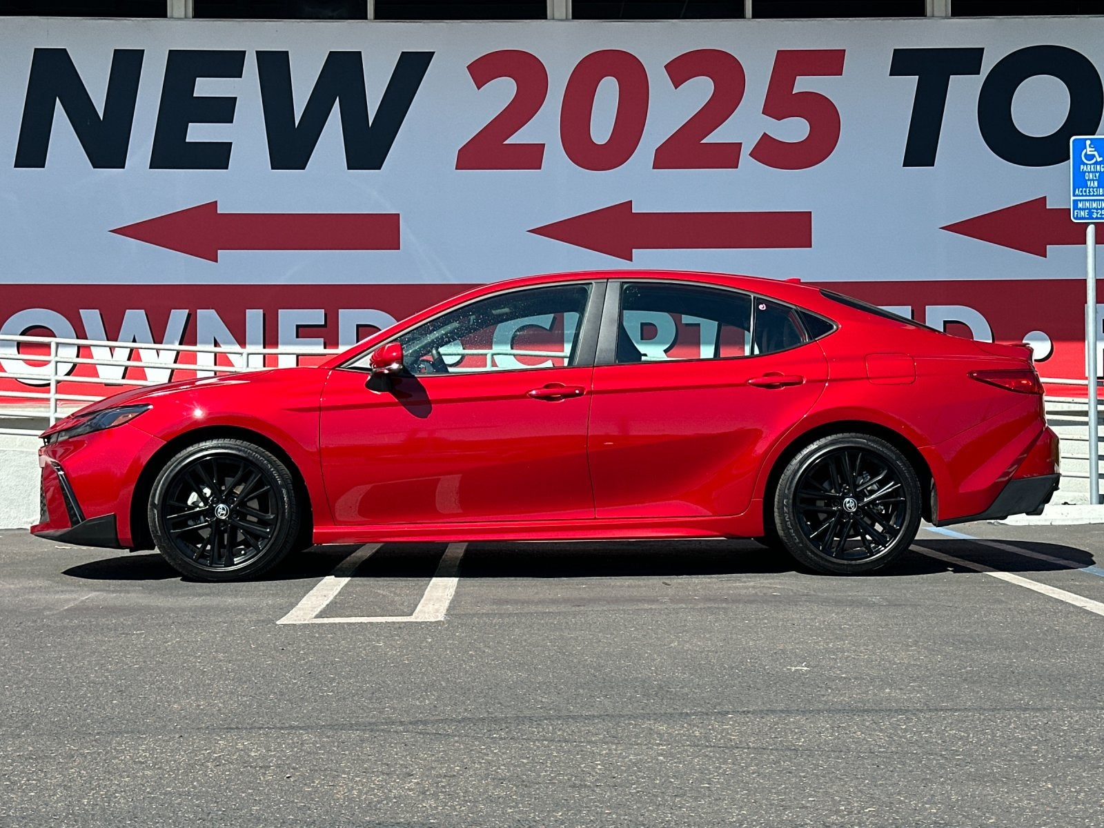 2025 Toyota Camry SE