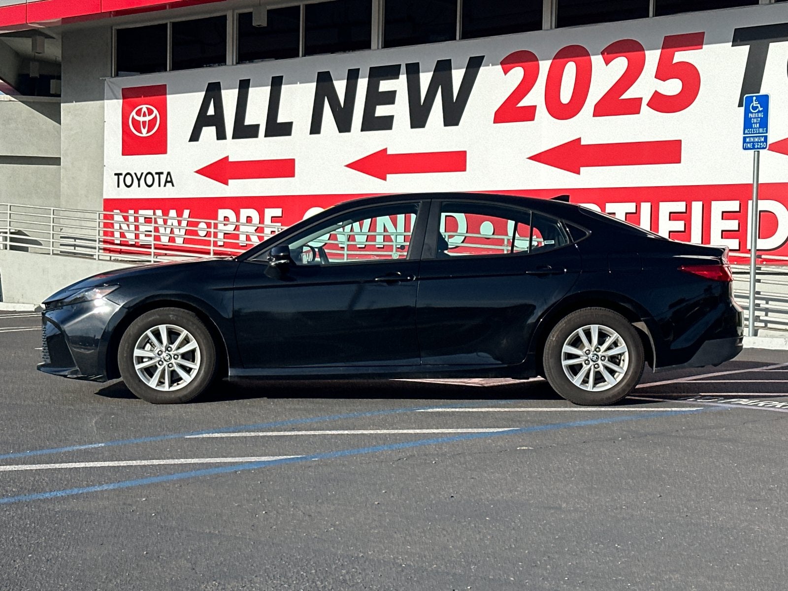 2025 Toyota Camry LE
