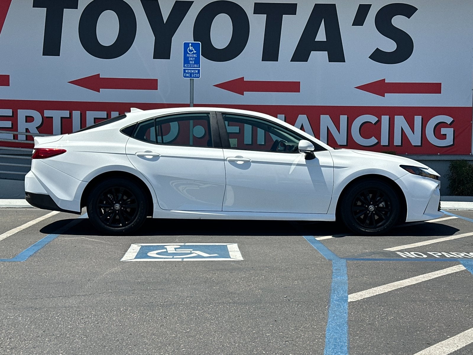 2025 Toyota Camry LE