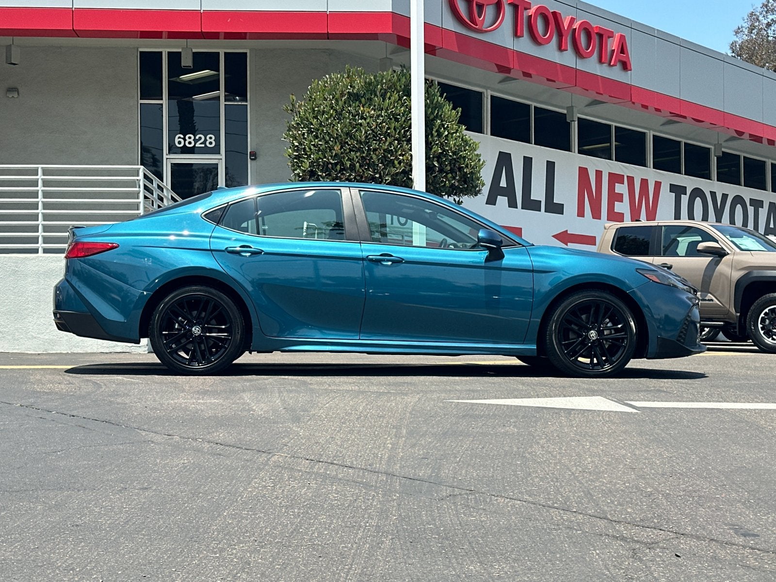 2025 Toyota Camry SE