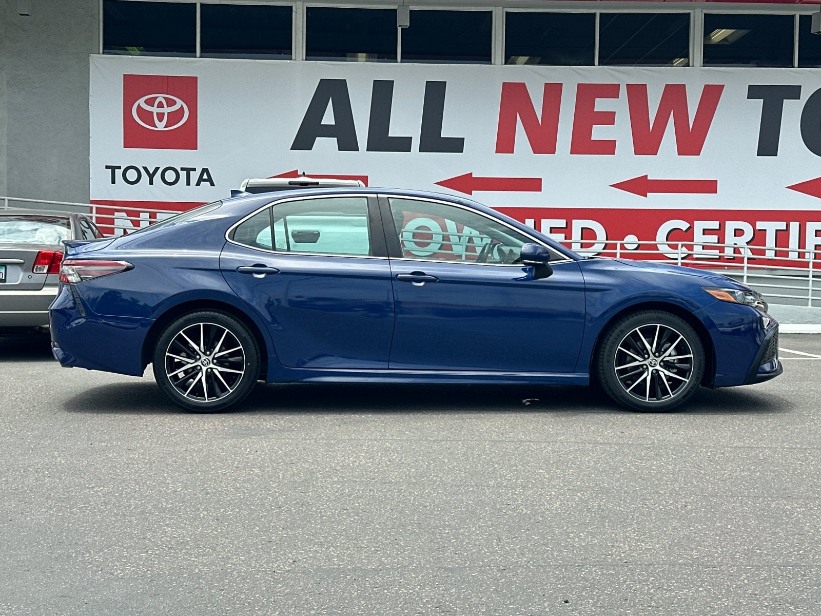 2024 Toyota Camry SE