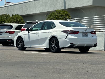 2024 Toyota Camry SE