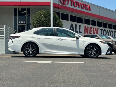 2024 Toyota Camry SE