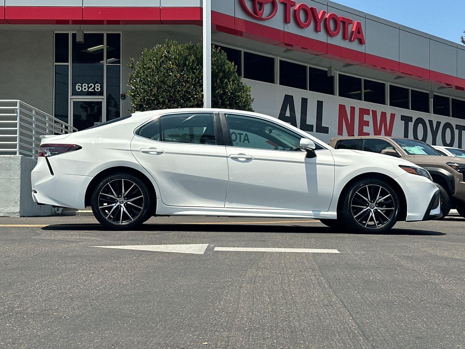 2024 Toyota Camry SE