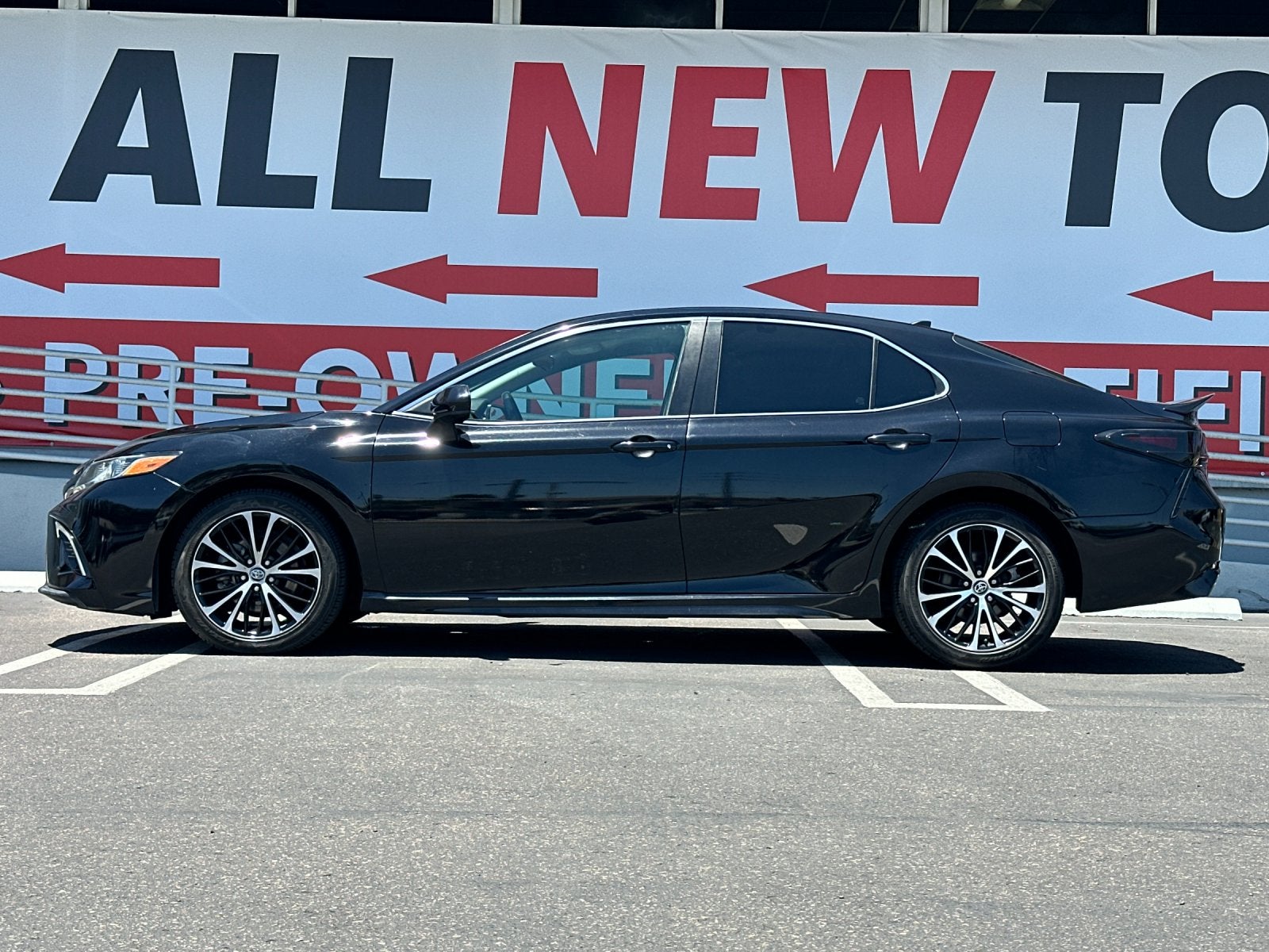 2020 Toyota Camry SE