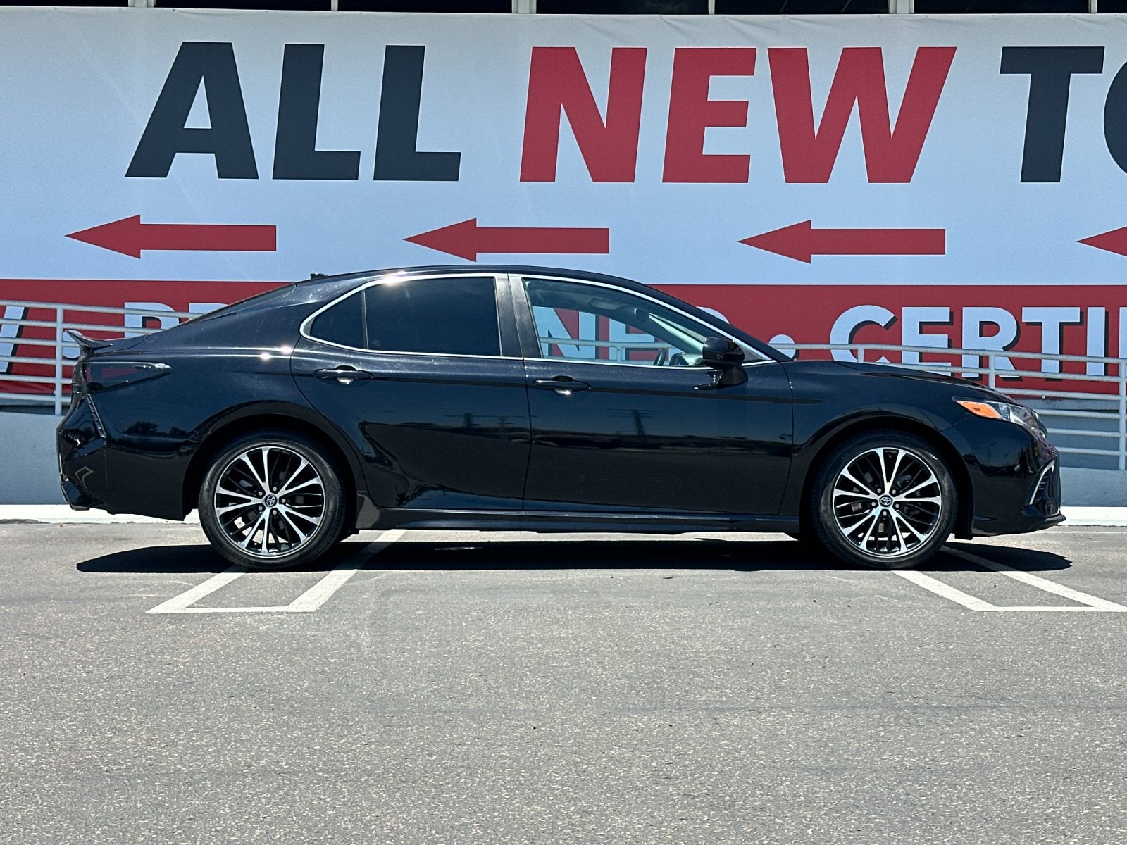 2020 Toyota Camry SE