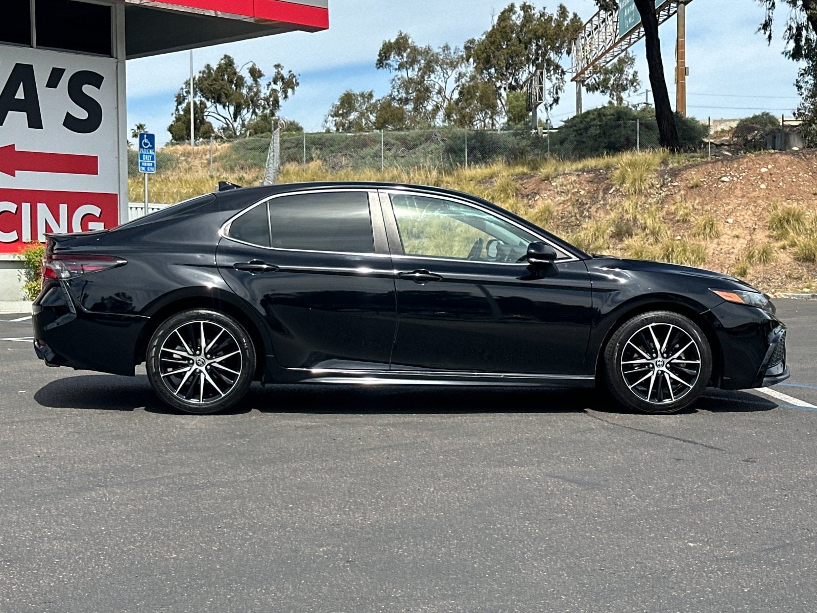 2022 Toyota Camry SE