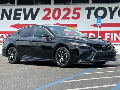 2022 Toyota Camry SE