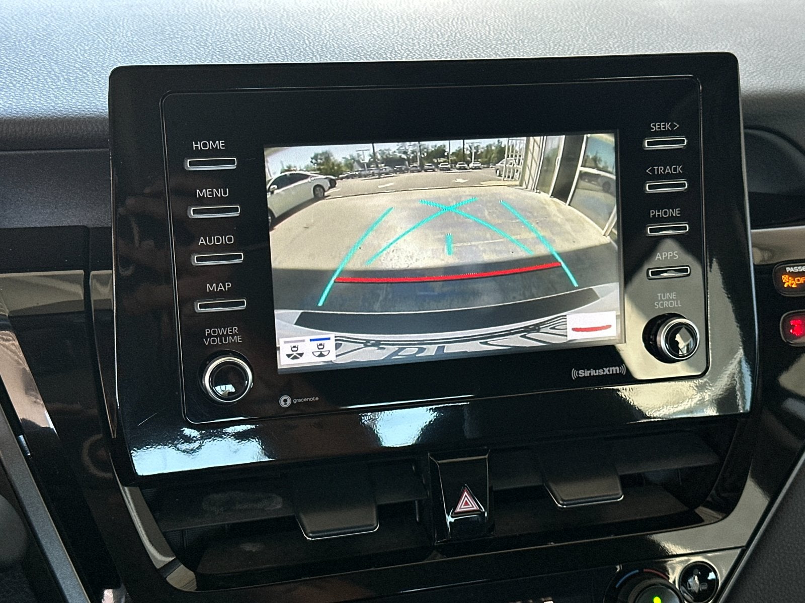 2022 Toyota Camry Hybrid SE