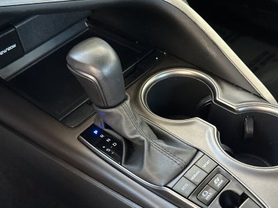 2022 Toyota Camry Hybrid SE