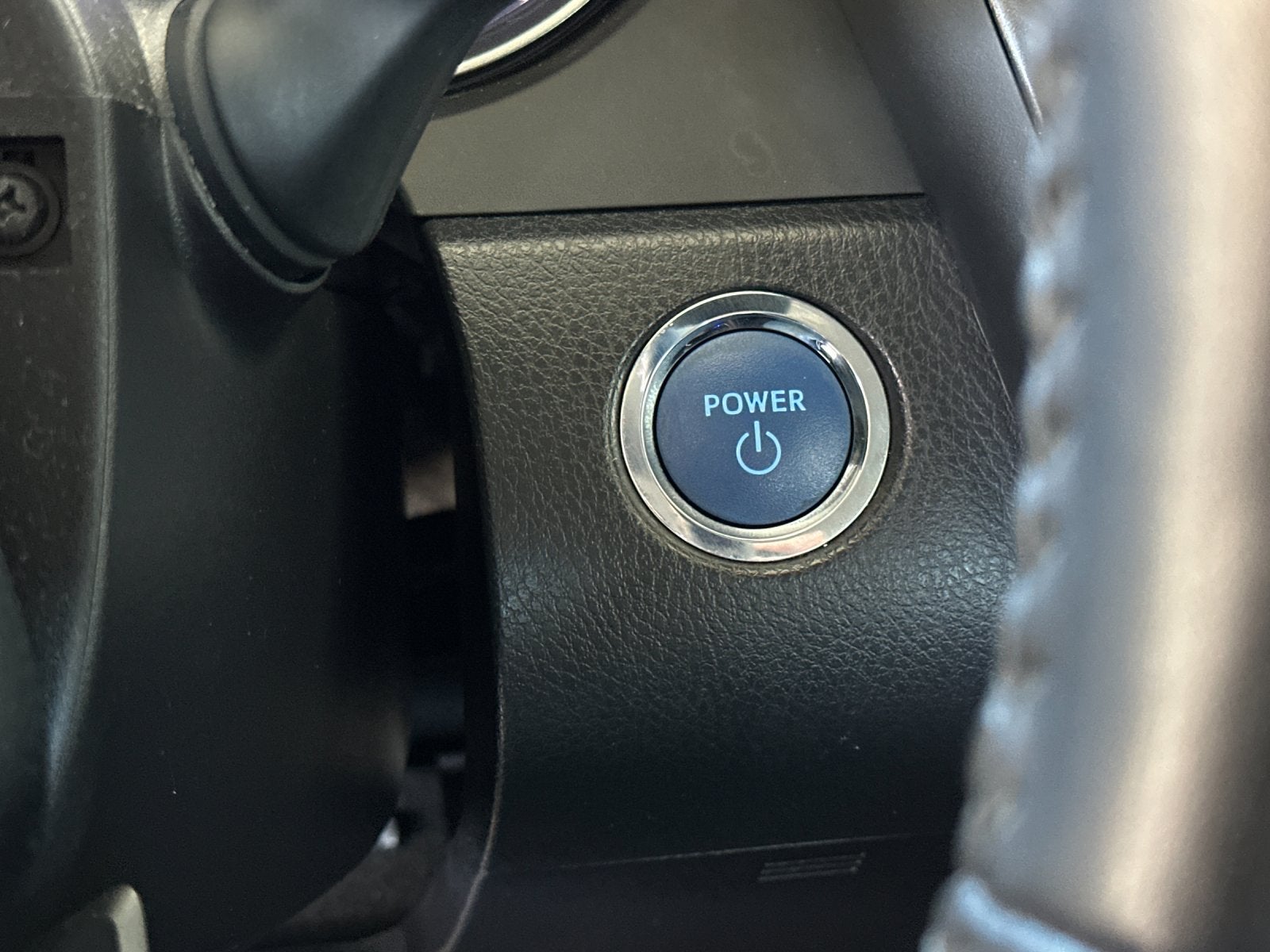 2022 Toyota Camry Hybrid SE