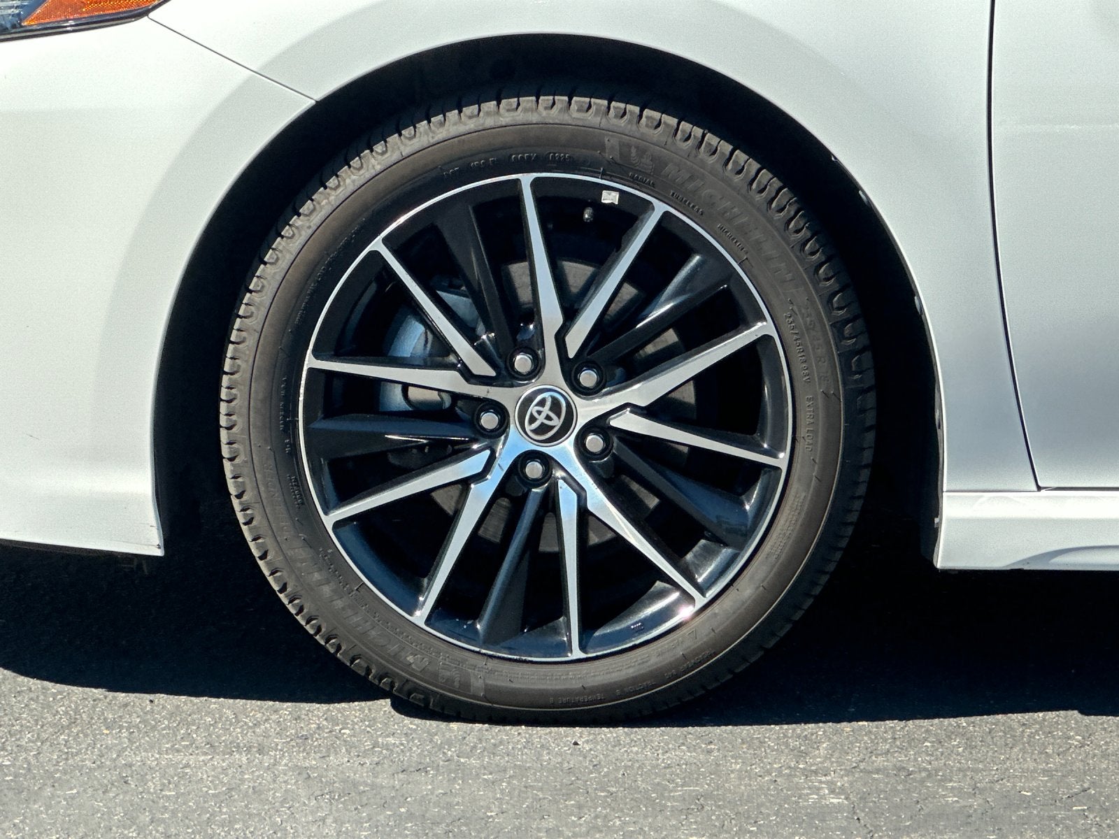 2022 Toyota Camry Hybrid SE