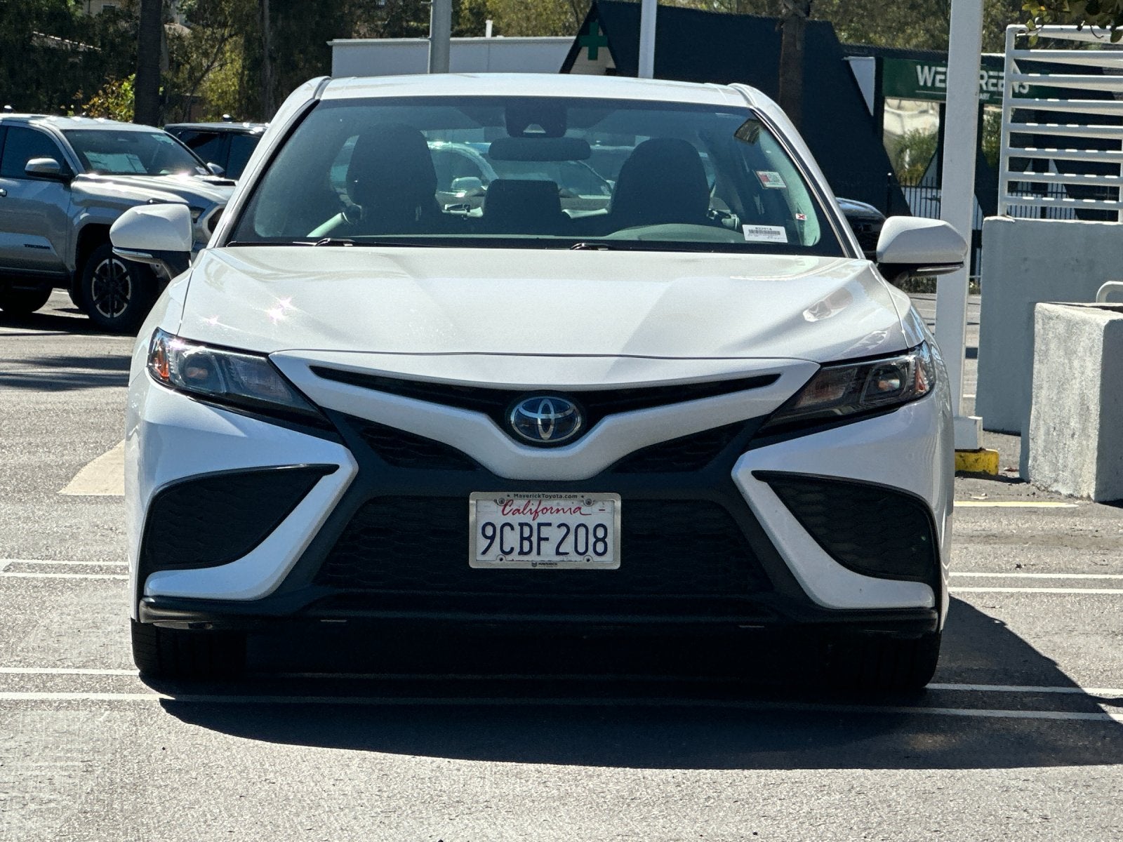 2022 Toyota Camry Hybrid SE