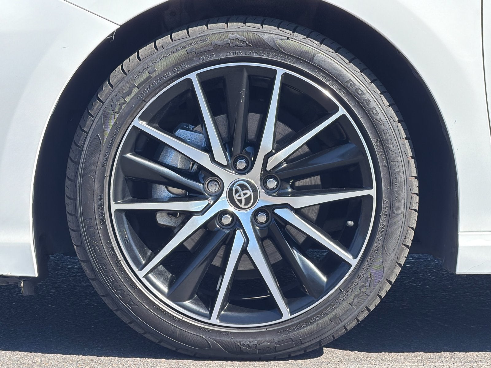 2024 Toyota Camry Hybrid SE